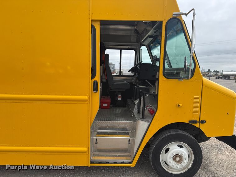 image for item ET6078 2021 Ford F59 delivery van