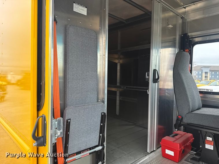 image for item ET6078 2021 Ford F59 delivery van