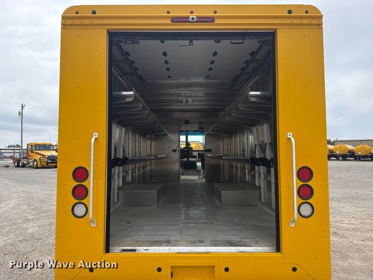 image for item ET6078 2021 Ford F59 delivery van