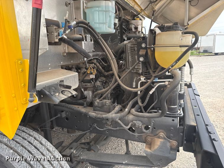 image for item ET6078 2021 Ford F59 delivery van