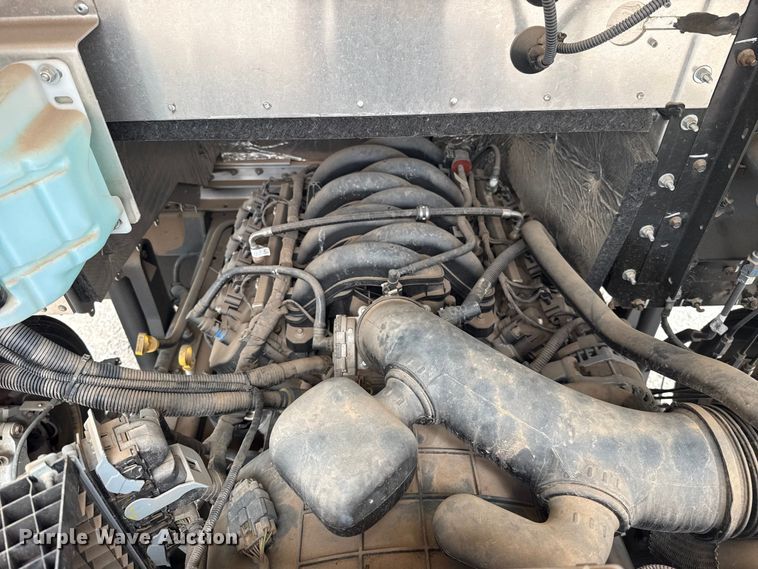 image for item ET6078 2021 Ford F59 delivery van