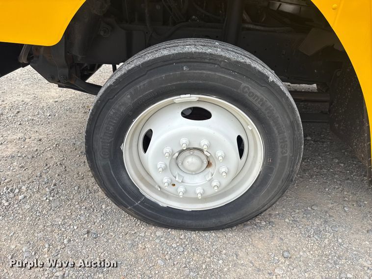 image for item ET6078 2021 Ford F59 delivery van