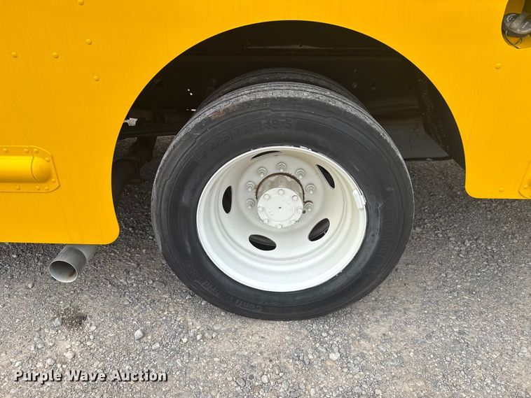 image for item ET6078 2021 Ford F59 delivery van