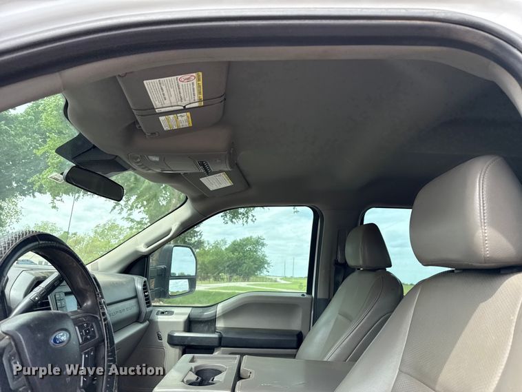 image for item ET6098 2020 Ford F250 Super Duty Crew Cab pickup truck