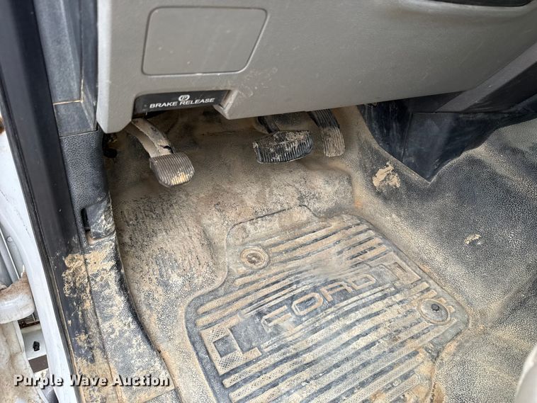 image for item ET6098 2020 Ford F250 Super Duty Crew Cab pickup truck