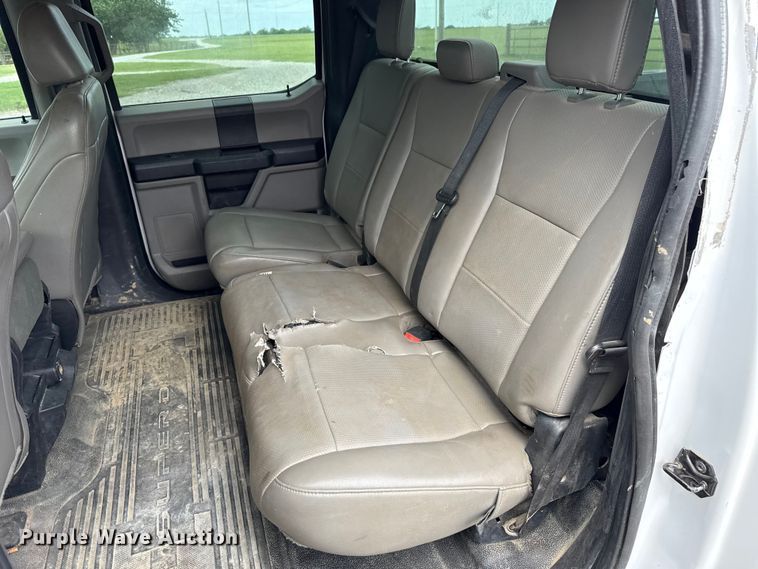 image for item ET6098 2020 Ford F250 Super Duty Crew Cab pickup truck