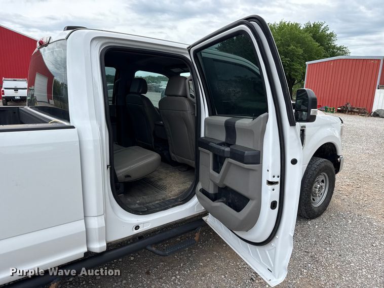 image for item ET6098 2020 Ford F250 Super Duty Crew Cab pickup truck