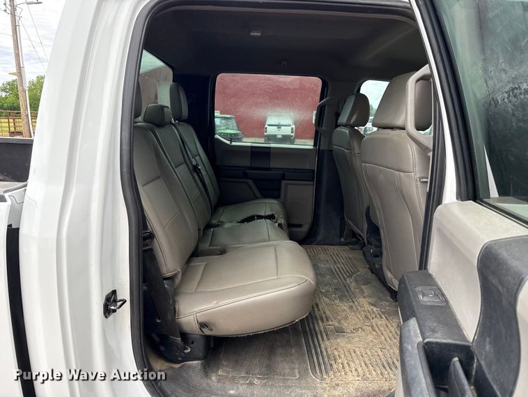 image for item ET6098 2020 Ford F250 Super Duty Crew Cab pickup truck