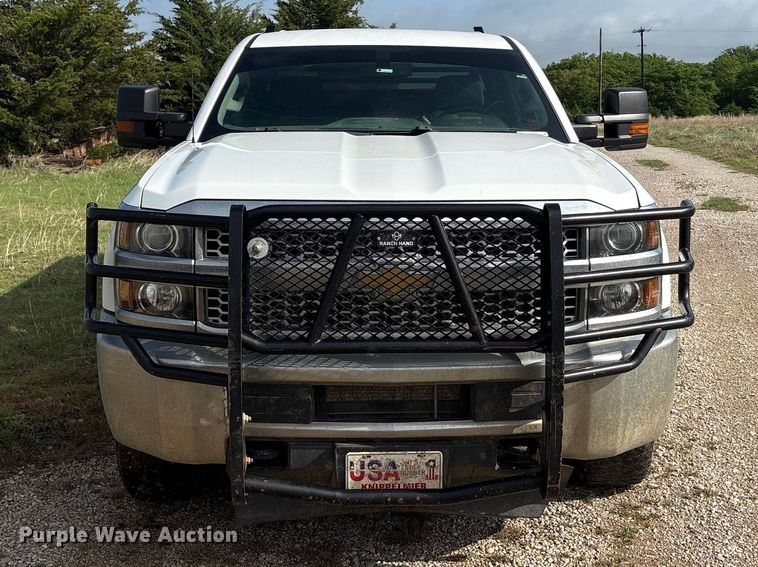 image for item EU0496 2019 Chevrolet Silverado 2500HD Ext. Cab pickup truck