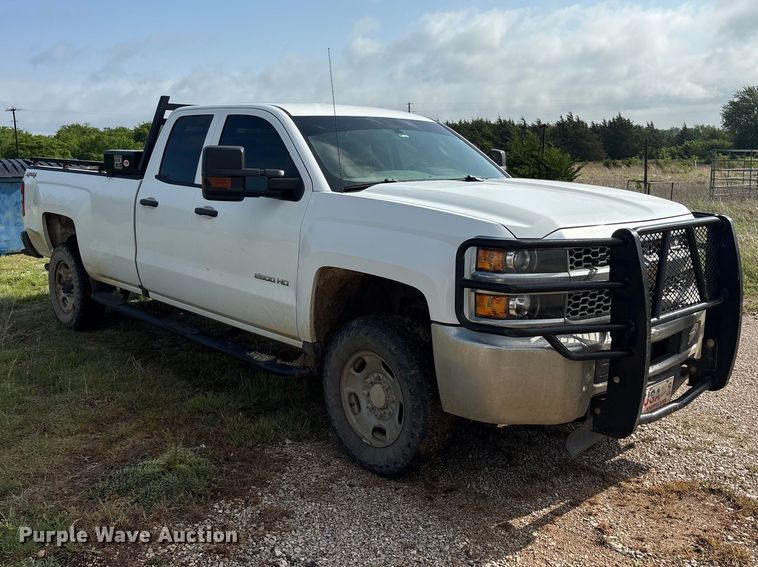image for item EU0496 2019 Chevrolet Silverado 2500HD Ext. Cab pickup truck