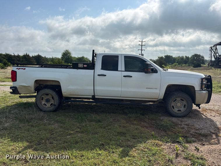 image for item EU0496 2019 Chevrolet Silverado 2500HD Ext. Cab pickup truck