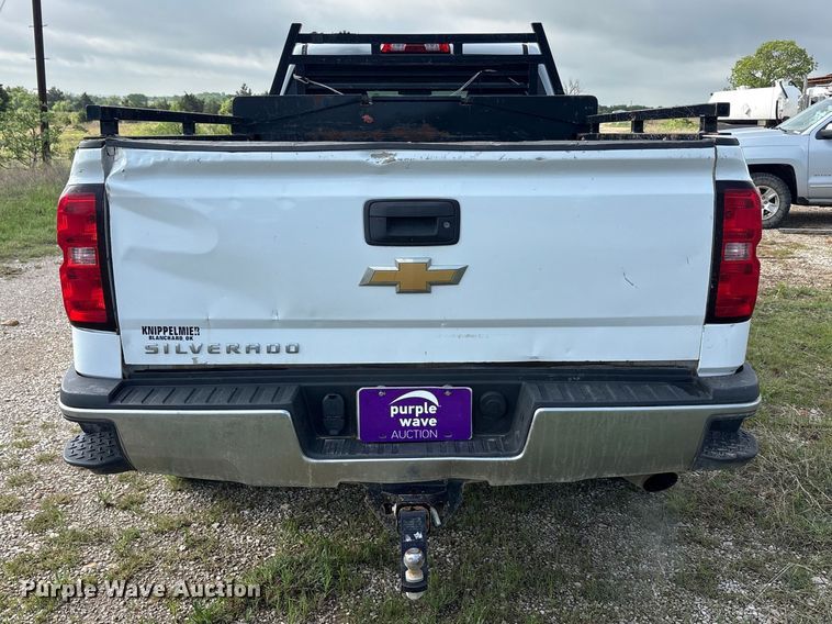 image for item EU0496 2019 Chevrolet Silverado 2500HD Ext. Cab pickup truck