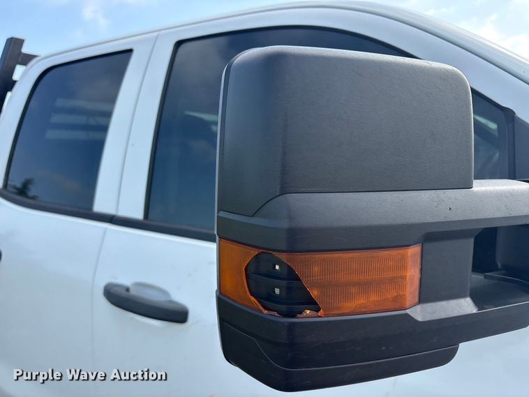 image for item EU0496 2019 Chevrolet Silverado 2500HD Ext. Cab pickup truck