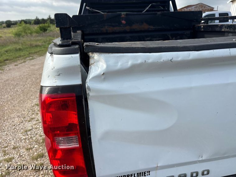 image for item EU0496 2019 Chevrolet Silverado 2500HD Ext. Cab pickup truck