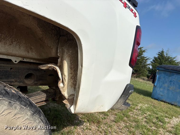 image for item EU0496 2019 Chevrolet Silverado 2500HD Ext. Cab pickup truck