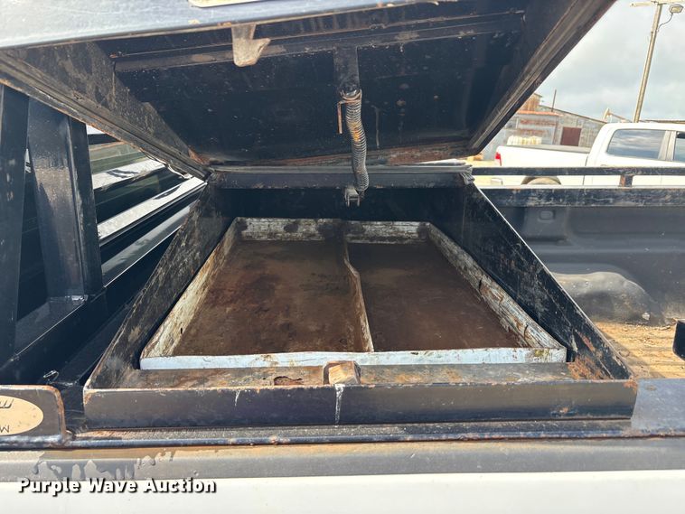 image for item EU0496 2019 Chevrolet Silverado 2500HD Ext. Cab pickup truck