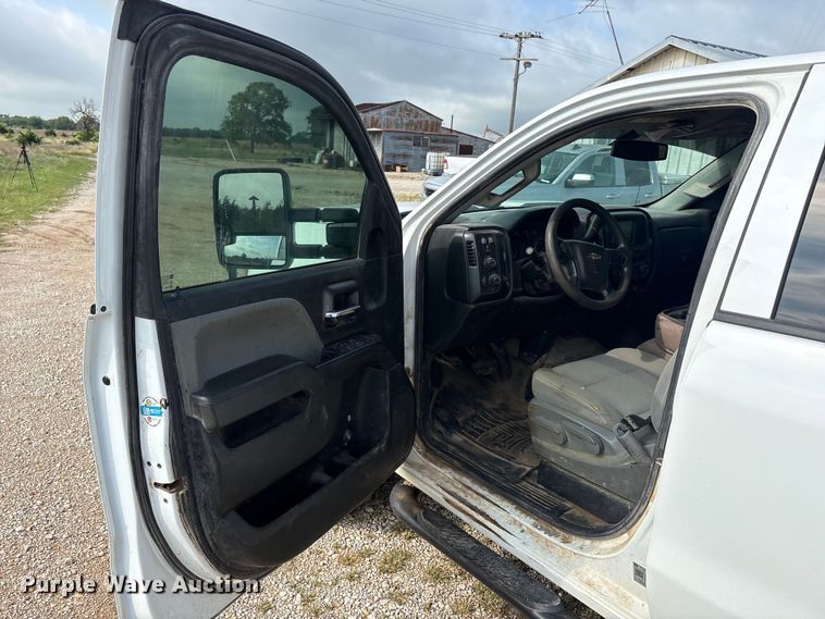 image for item EU0496 2019 Chevrolet Silverado 2500HD Ext. Cab pickup truck