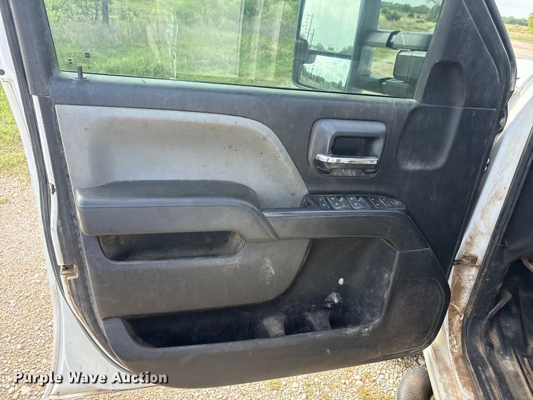 image for item EU0496 2019 Chevrolet Silverado 2500HD Ext. Cab pickup truck