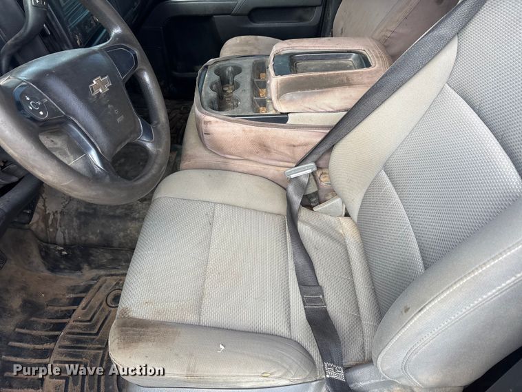 image for item EU0496 2019 Chevrolet Silverado 2500HD Ext. Cab pickup truck