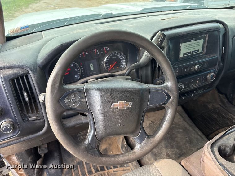 image for item EU0496 2019 Chevrolet Silverado 2500HD Ext. Cab pickup truck