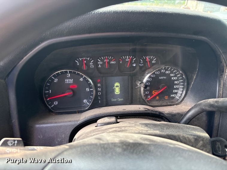 image for item EU0496 2019 Chevrolet Silverado 2500HD Ext. Cab pickup truck