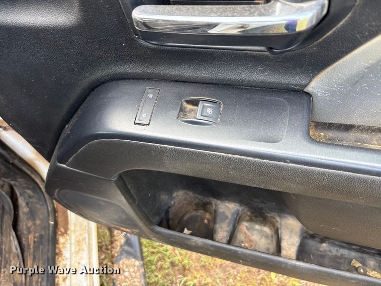 image for item EU0496 2019 Chevrolet Silverado 2500HD Ext. Cab pickup truck