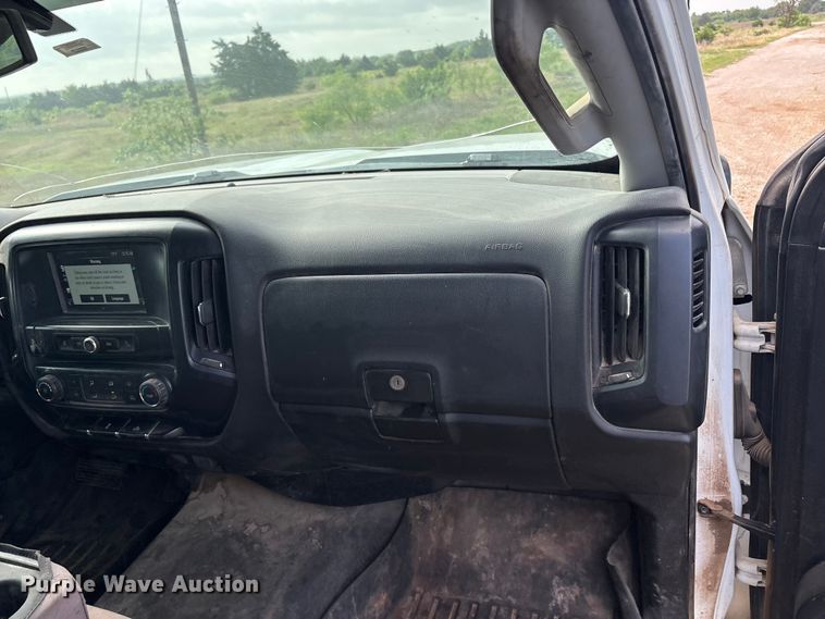 image for item EU0496 2019 Chevrolet Silverado 2500HD Ext. Cab pickup truck