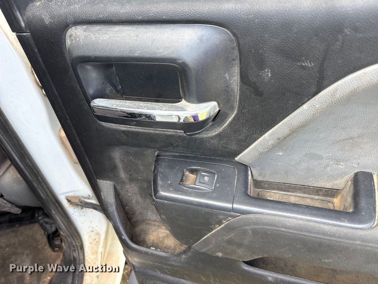 image for item EU0496 2019 Chevrolet Silverado 2500HD Ext. Cab pickup truck