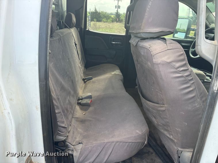 image for item EU0496 2019 Chevrolet Silverado 2500HD Ext. Cab pickup truck