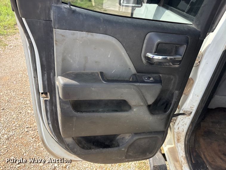 image for item EU0496 2019 Chevrolet Silverado 2500HD Ext. Cab pickup truck