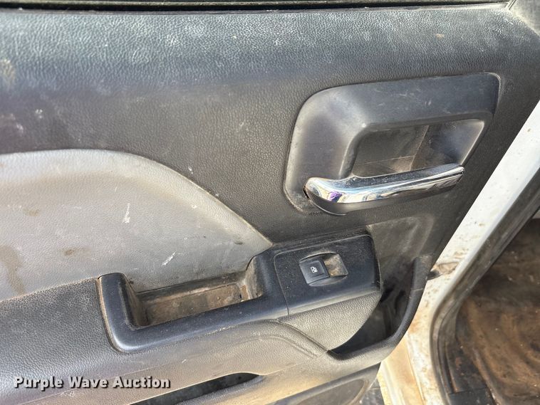 image for item EU0496 2019 Chevrolet Silverado 2500HD Ext. Cab pickup truck