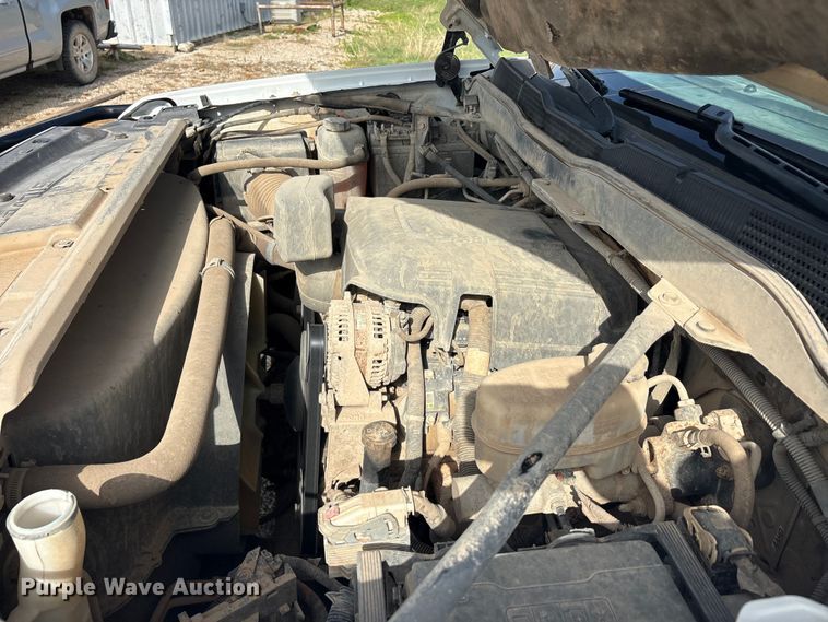 image for item EU0496 2019 Chevrolet Silverado 2500HD Ext. Cab pickup truck