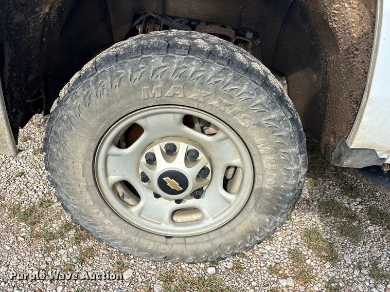 image for item EU0496 2019 Chevrolet Silverado 2500HD Ext. Cab pickup truck