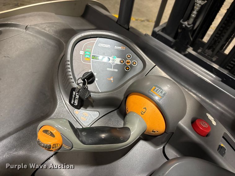 image for item EU0543 2018 Crown RC5545-40 order picker