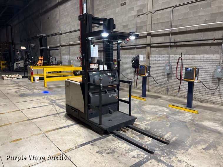 image for item EU0546 2018 Crown SP4050-30 order picker