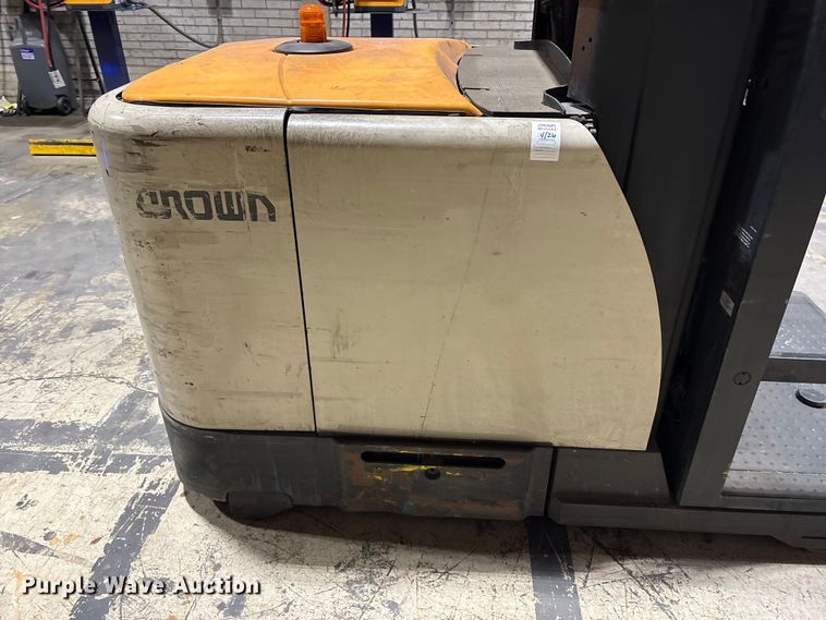 image for item EU0546 2018 Crown SP4050-30 order picker