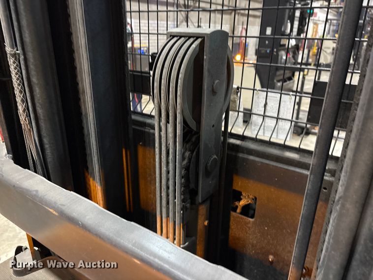 image for item EU0546 2018 Crown SP4050-30 order picker