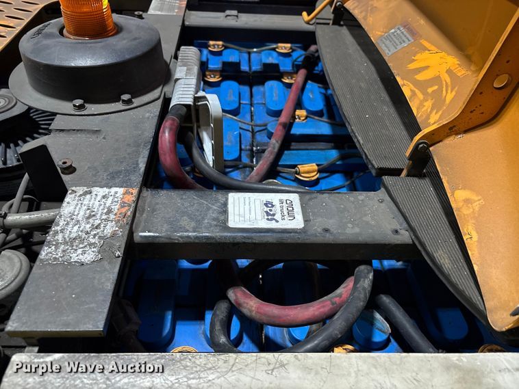 image for item EU0546 2018 Crown SP4050-30 order picker