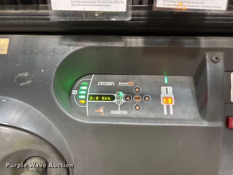 image for item EU0546 2018 Crown SP4050-30 order picker