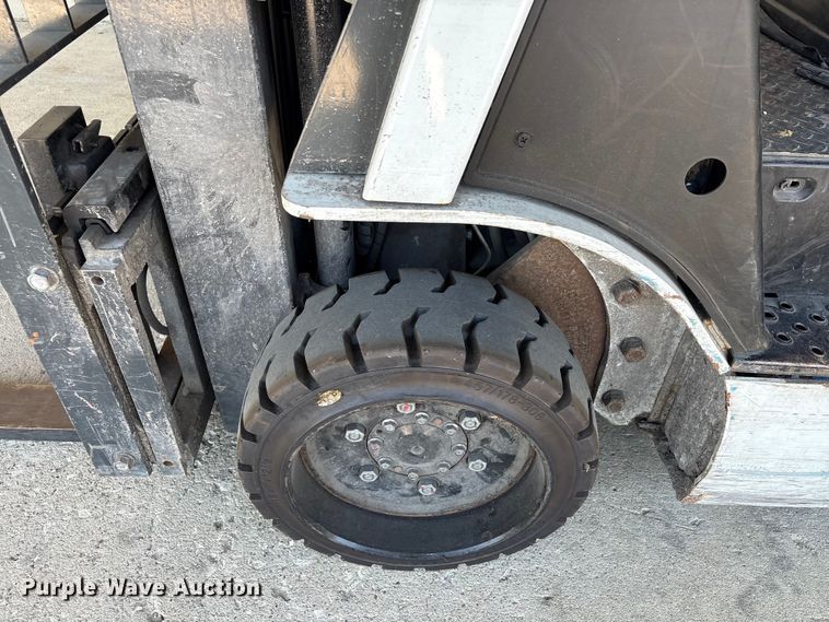 image for item EU0557 2016 UniCarriers CFS40 forklift