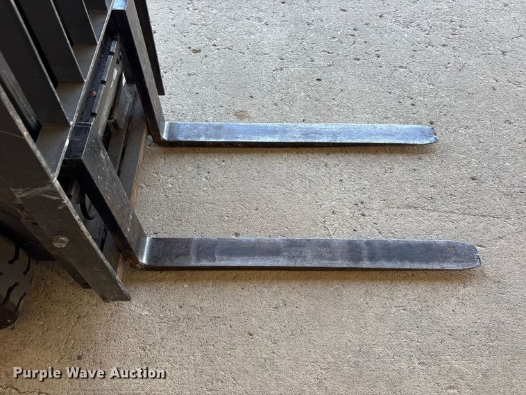 image for item EU0557 2016 UniCarriers CFS40 forklift