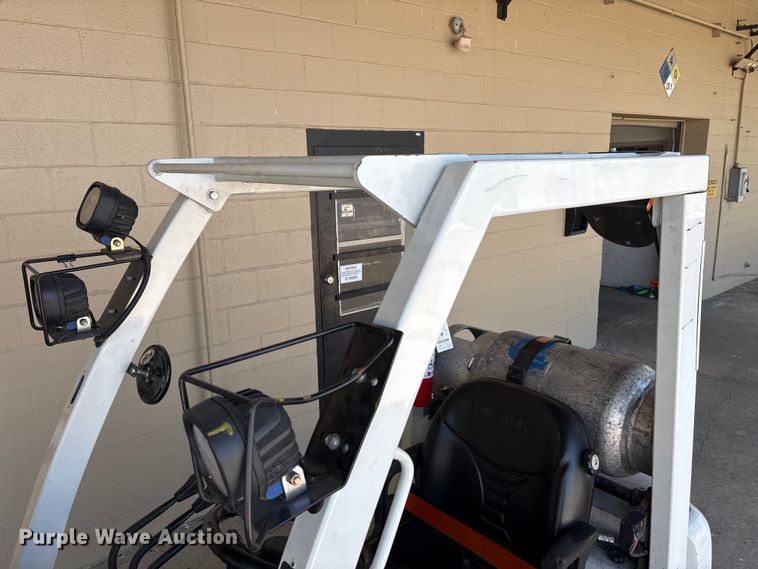 image for item EU0557 2016 UniCarriers CFS40 forklift