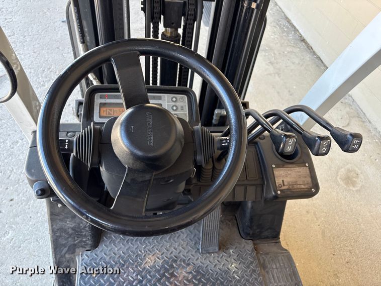 image for item EU0557 2016 UniCarriers CFS40 forklift