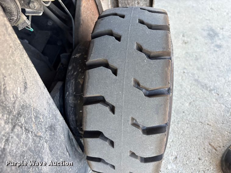 image for item EU0557 2016 UniCarriers CFS40 forklift