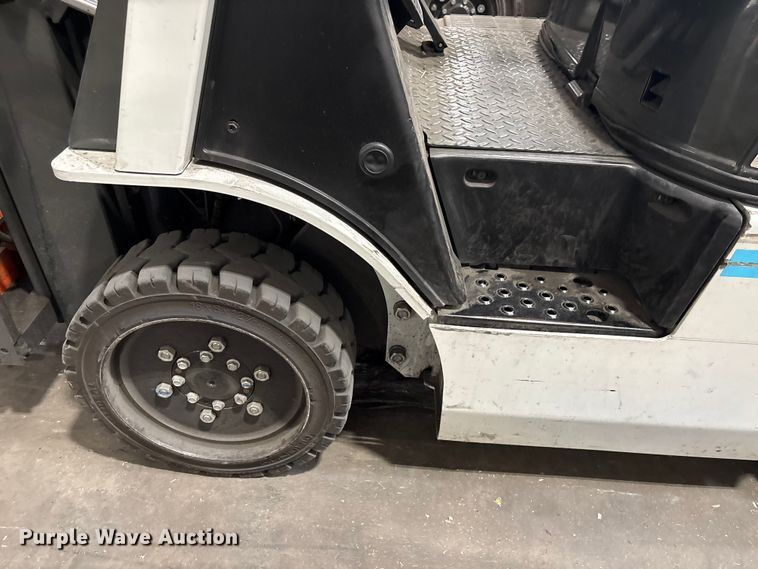 image for item EU0558 2018 UniCarriers CFS40 forklift