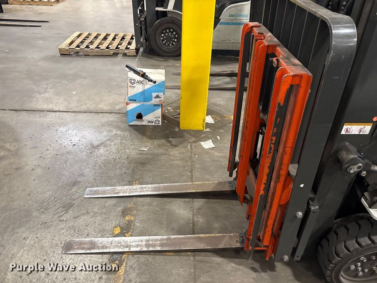 image for item EU0558 2018 UniCarriers CFS40 forklift