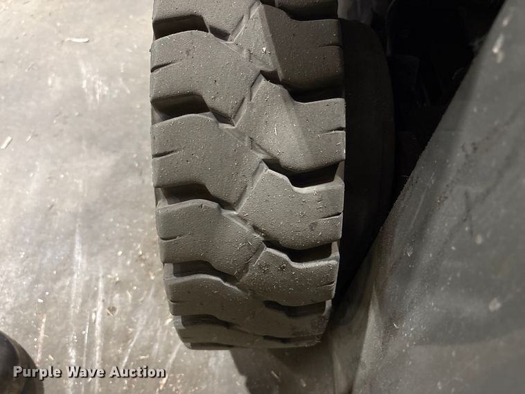 image for item EU0558 2018 UniCarriers CFS40 forklift