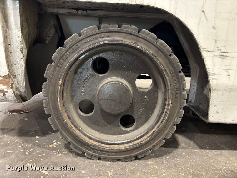 image for item EU0558 2018 UniCarriers CFS40 forklift