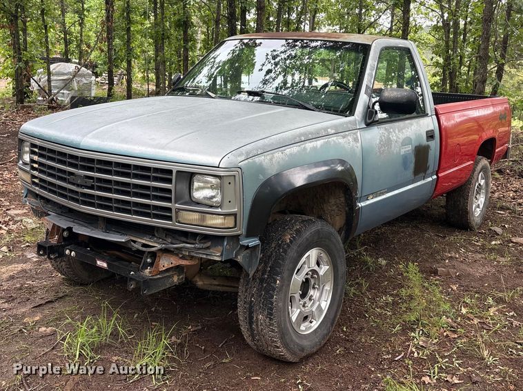 image for item EU5513 1988 Chevrolet GMT-400 pickup truck