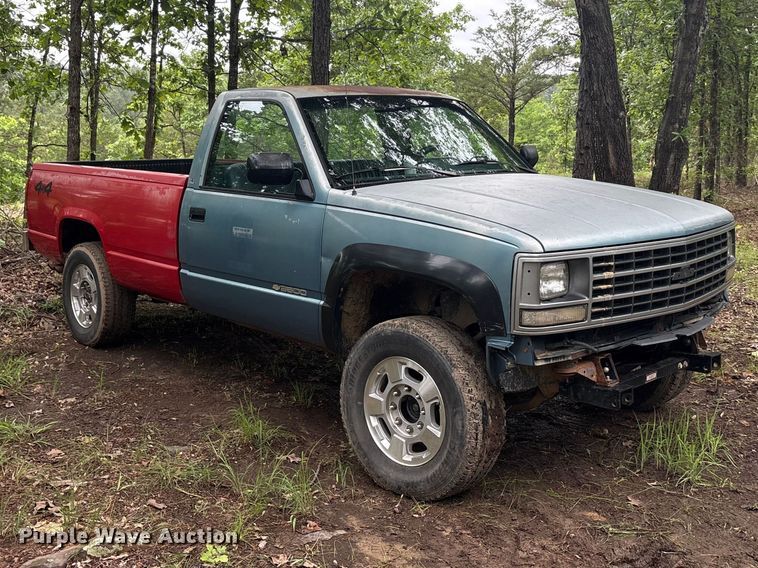 image for item EU5513 1988 Chevrolet GMT-400 pickup truck